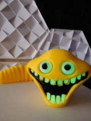 Hungry Worm – glow in the dark