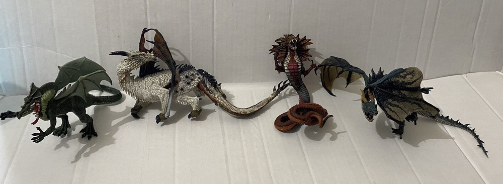 3 McFarlane Dragons Conan Fire Komodo Clan + Plastoy Medieval Battlefield Lot 4