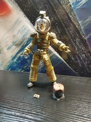NECA Alien Kane 35th Anniversary Figure Nostromo Space Suit with Facehugger