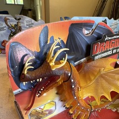 Spin Master Fireworm Dragon Action Figure Defenders of Berk Light Up Whip Tongue
