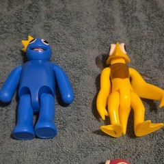 Rainbow Friends Plastic Action Figure Set Lot w/ Blocks & Accessories