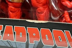 Marvel Legends Venompool Deluxe Deadpool Target Exclusive Figure ( BOX DAMAGE )