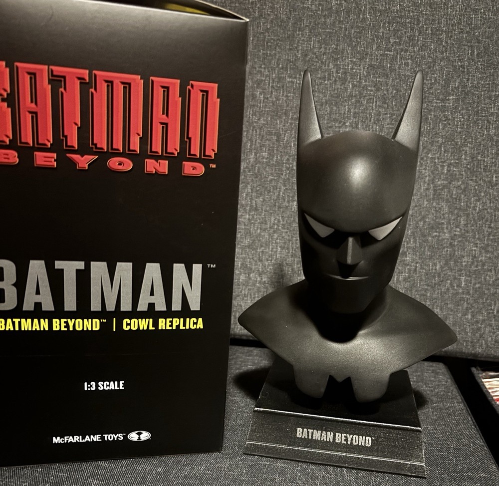 McFarlane DC Direct BATMAN BEYOND Cowl Replica 1:3 Scale Platinum