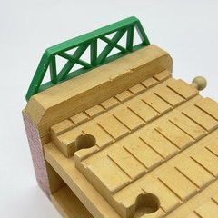 HENRY’S TUNNEL Thomas & Friends Clickety-Clack Wooden Railway 1997 Vintage READ!