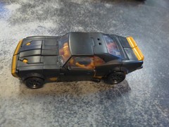 Hasbro Transformers AOE Bumblebee Evasion Mode Deluxe Class