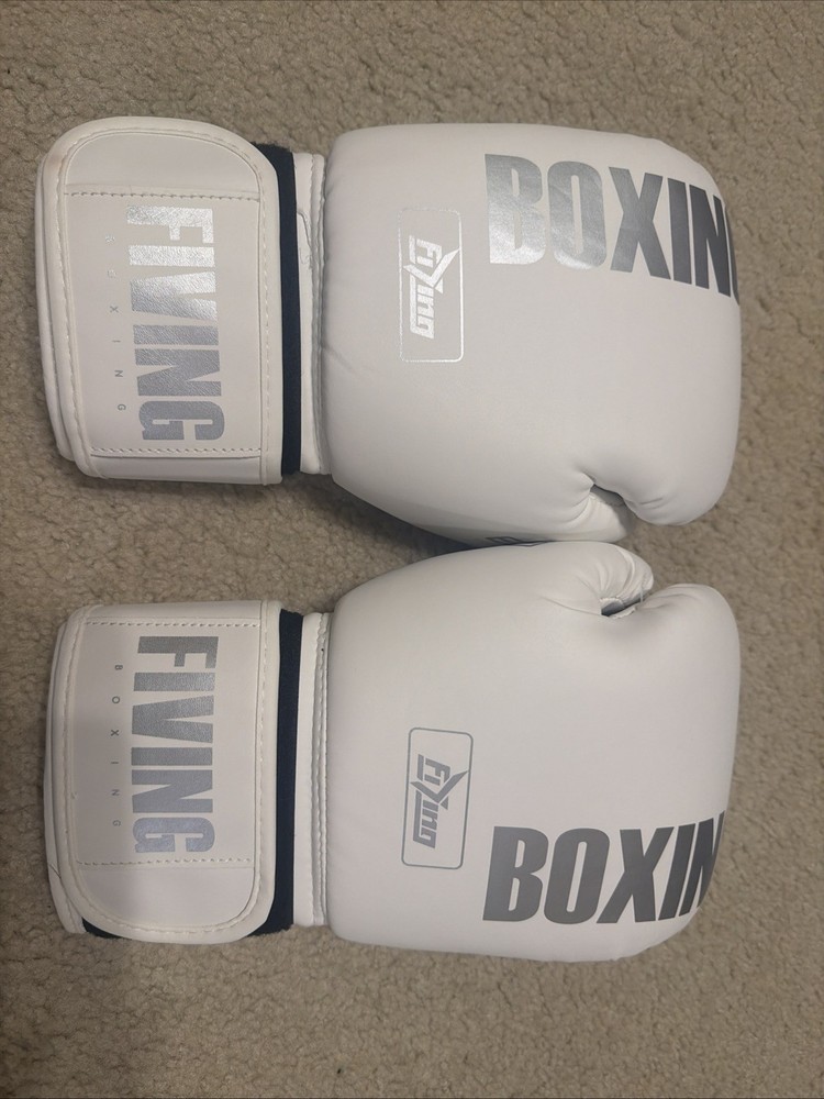FIVING Boxing Gloves for Men and Women Suitable 10oz