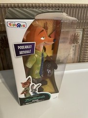 DISNEY ZOOTOPIA NICK FIGURE TOYSRUS EXCLUSIVE FLOCKED