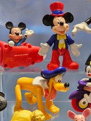 LOT OF 14 MIXED COLLECTIBLE TOY FIGURINES ACTION FIGURES MICKEY SNOOPY & MORE