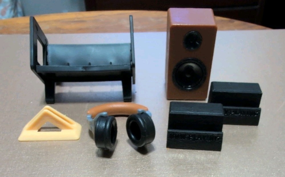 ~ Zuru ~ Mini Brands ~ Really Works Vinyl ~ Accessories Lot Of 6,