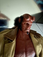 HELLBOY 14” ACTION FIGURE – RON PERLMAN – Articulated NEW IN BOX