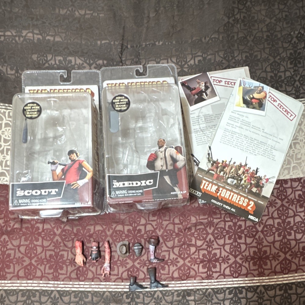 NECA Team Fortress 2 Scout & Medic Boxes Set Video Games 17+