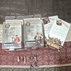 NECA Team Fortress 2 Scout & Medic Boxes Set Video Games 17+
