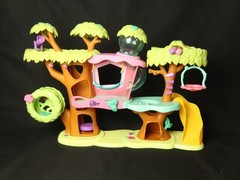 LPS Magic Motion Treehouse with Littlest Pet. Shop animals and accessories.