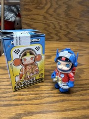 POPMART MEGA SPACE MOLLY