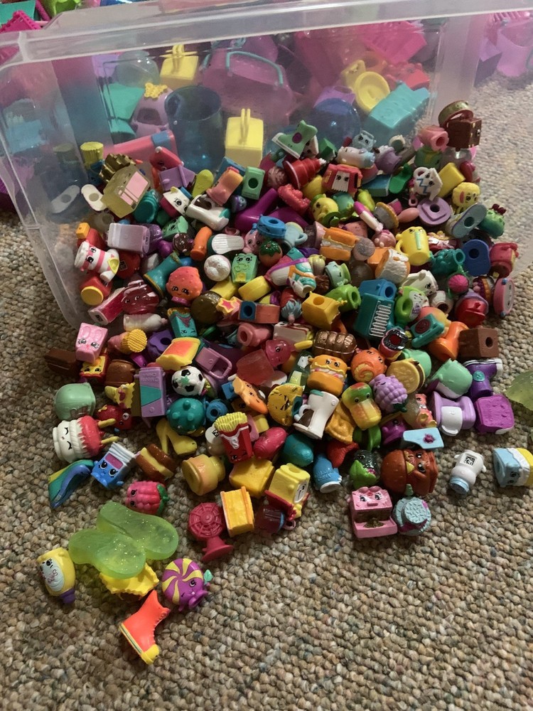 Lot Of ~300+ Shopkins Figures, Playsets, & Display Mixed Season Unsearched 4lbs