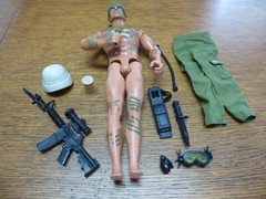 Vintage 1999 Hasbro JUNGLE DART GI Joe Action Man, SNIPER RIFLE & Weapons LOT