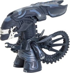 Titans Aliens Limited Edition Glow-in-the-Dark 6.5″ Alien Queen Vinyl Figure New