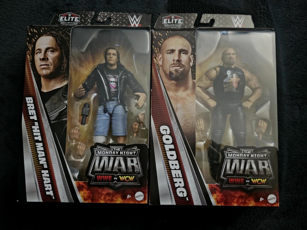 WWE MONDAY NIGHT WAR SERIES 12 BRET HART BILL GOLDBERG **IN HAND**