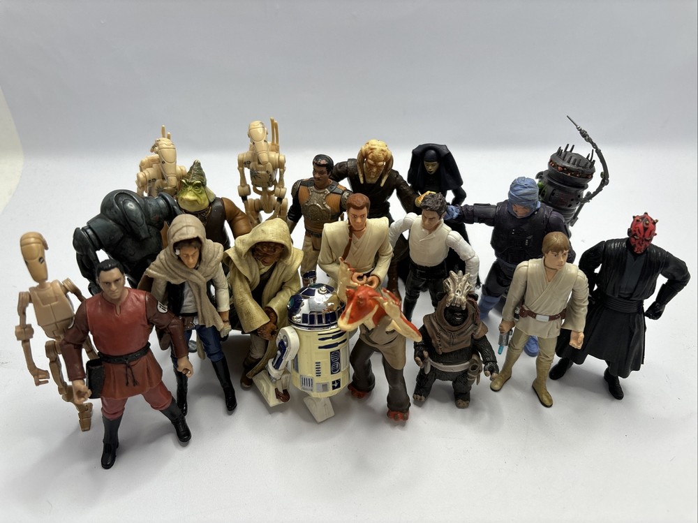 Star Wars Hasbro 1999 – 2008 Varies Action Figures in Bulk – Used – 20 pieces