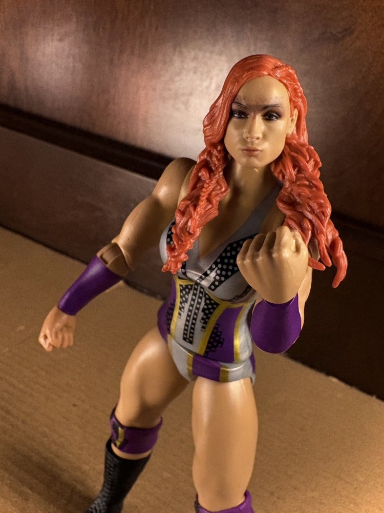 Mattel WWE Series 109 “BIG TIME” BECKY LYNCH Wrestler Summer Slam Figure THE MAN