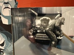Universal Monsters 1:24 Die Cast WOLFMAN & 1957 CHEVROLET CORVETTE DIECAST CAR