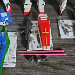 Bandai Gundam Universe Mobile Suit Action Figure Mixed Lot of 4 + 1 Model Kit