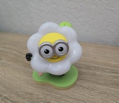Illumination’s Minions Flower Garden MIND-ABSENT BOB Light-Up Figure Surprise