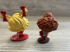 2 Toy PVC Figures – Dr. Seuss How the Grinch Stole Christmas Cindy Lou Who