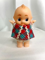 VINTAGE KEWPIE WITH PLAID DRESS COIN BANK DOLL SOFT VINYL TOY JAPAN SOFUBI