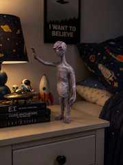 Grey Alien Figurine 18cm Puck UFO Sci-Fi Collectible Close Encounters Inspired
