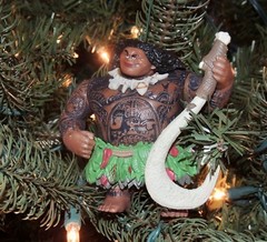 DISNEY AUTHENTIC MOANA XMAS ORNAMENT NEW NO BOX!