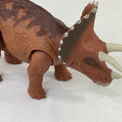 Jurassic World Fallen Kingdom Roarivores Triceratops Park Dinosaur Figure Toy