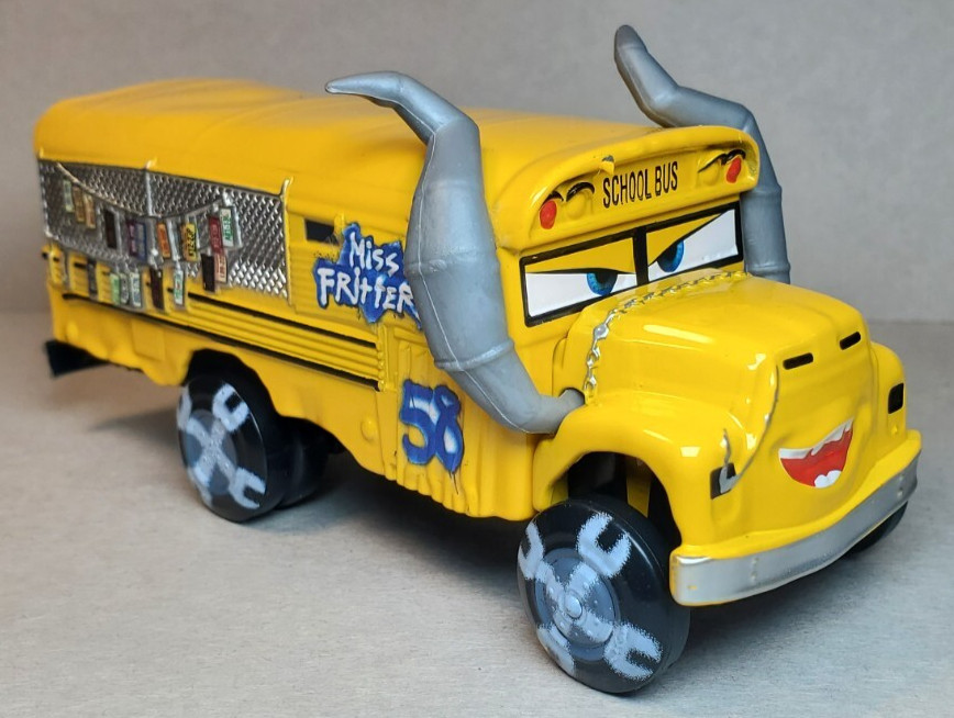 Disney Pixar Cars 3 Demolition Derby Miss Fritter Ms. Fritter Diecast 1:55 FC