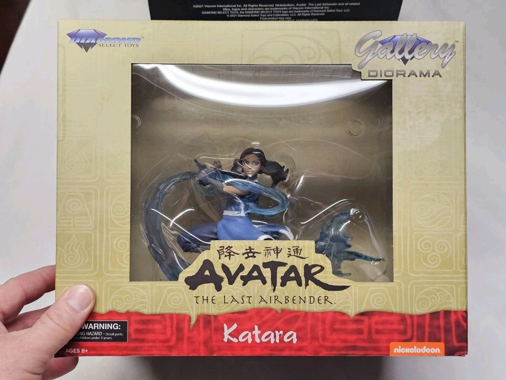 Avatar The Last Air Bender Katara 9” PVC Figure Gallery Diorama Diamond Select