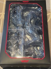 Hot Toys MMS784 Scorched Xenomorph Alien Romulus