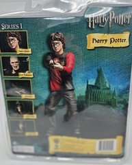 NECA Harry Potter Series 1 Harry Potter Action Figure w/ Wand & Base – BNIP