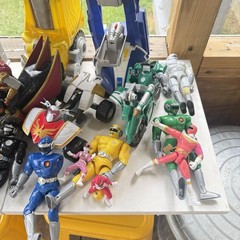 Vintage Power Rangers Action Figures And Vehicles Etc Mixed Lot