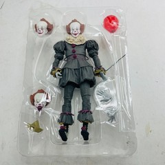 Stephen King’s 2017 Movie IT Pennywise The Clown Ultimate 7″ Action Figure