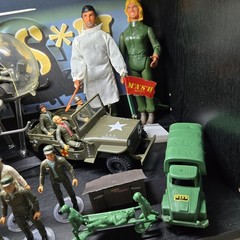 1982 MASH 4077 Tristar Durham COLLECTION – Helicopter Jeep Ambulance 16 Figures