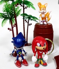 18 Piece Play Set Featuring Random Figures and Accessories – May Include Supe…