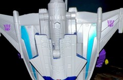 Transformers Legacy Evolution Deluxe Class Needlenose With Accessories