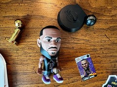 2024 Zuru NBA Ballers LeBRON James Super Rare Los Angeles Lakers with Trophy