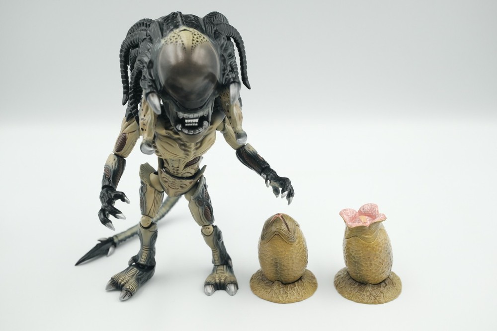 Herocross HMF #032 PREDALIEN ALIEN VS PREDATOR – 6″ Action Figure Displayed