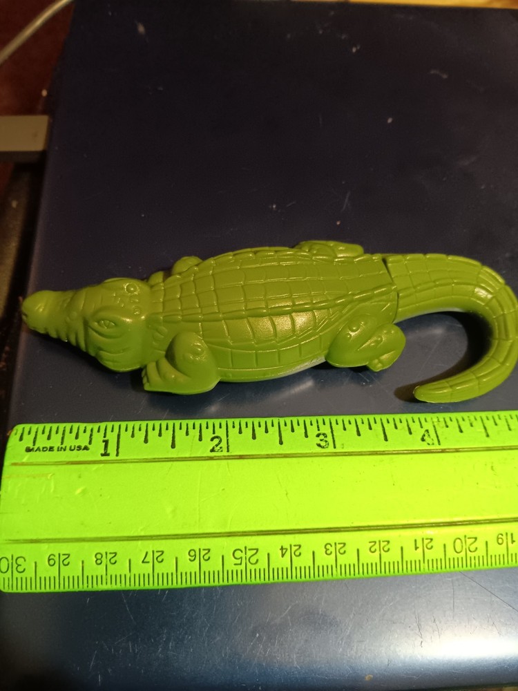 Vintage 2002 Arby’s Meal Alligator Toy Figure
