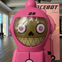 DALEK 05 Spacebot #09 TOY2R 8″ Graffiti Collectable 2005 Vinyl Toy