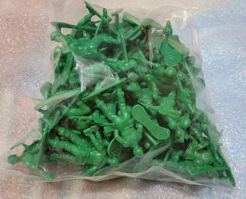 Disney Pixar Toy Story Collection Bucket O Soldiers 67 Of 72 Green Army Men