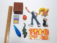 Lot Vtg 1998 Resaurus Crash Bandicoot Toy Action Figures & Accessories Gems