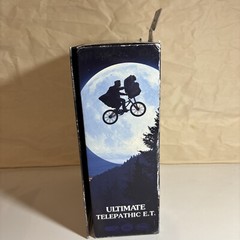 NECA Ultimate Telepathic E.T. – NEW – Box damage