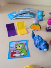 Big Lost Kitties Lot Of 16 Figures , Various Accessories, Sticker, & Flip books