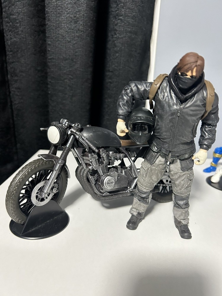 McFarlane DC Multiverse Batman Bruce Wayne Drifter Motorcycle w/ Action Figure
